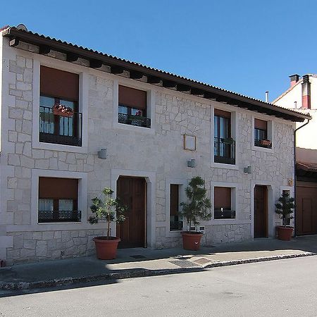 Apartamentos Turisticos Los Abuelos Montemayor de Pililla Exteriör bild