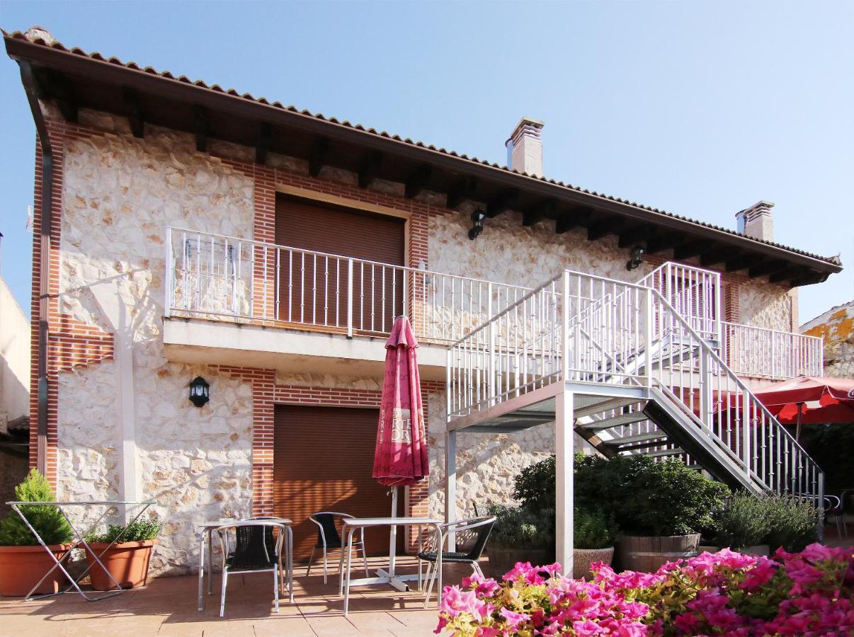 Apartamentos Turisticos Los Abuelos Montemayor de Pililla Exteriör bild
