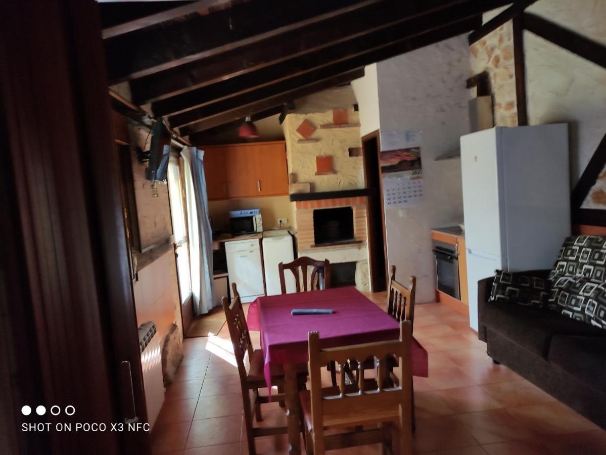 Apartamentos Turisticos Los Abuelos Montemayor de Pililla Exteriör bild