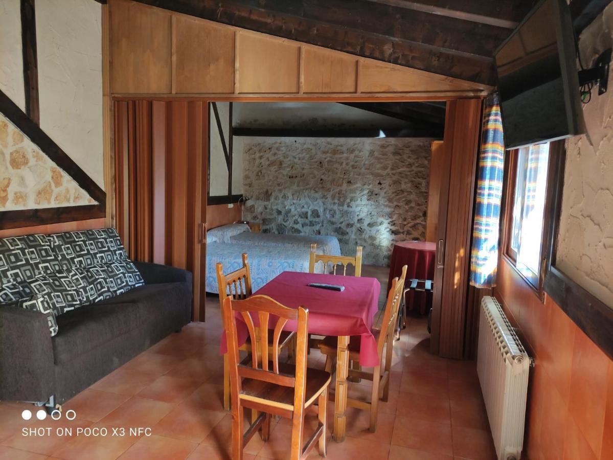 Apartamentos Turisticos Los Abuelos Montemayor de Pililla Exteriör bild
