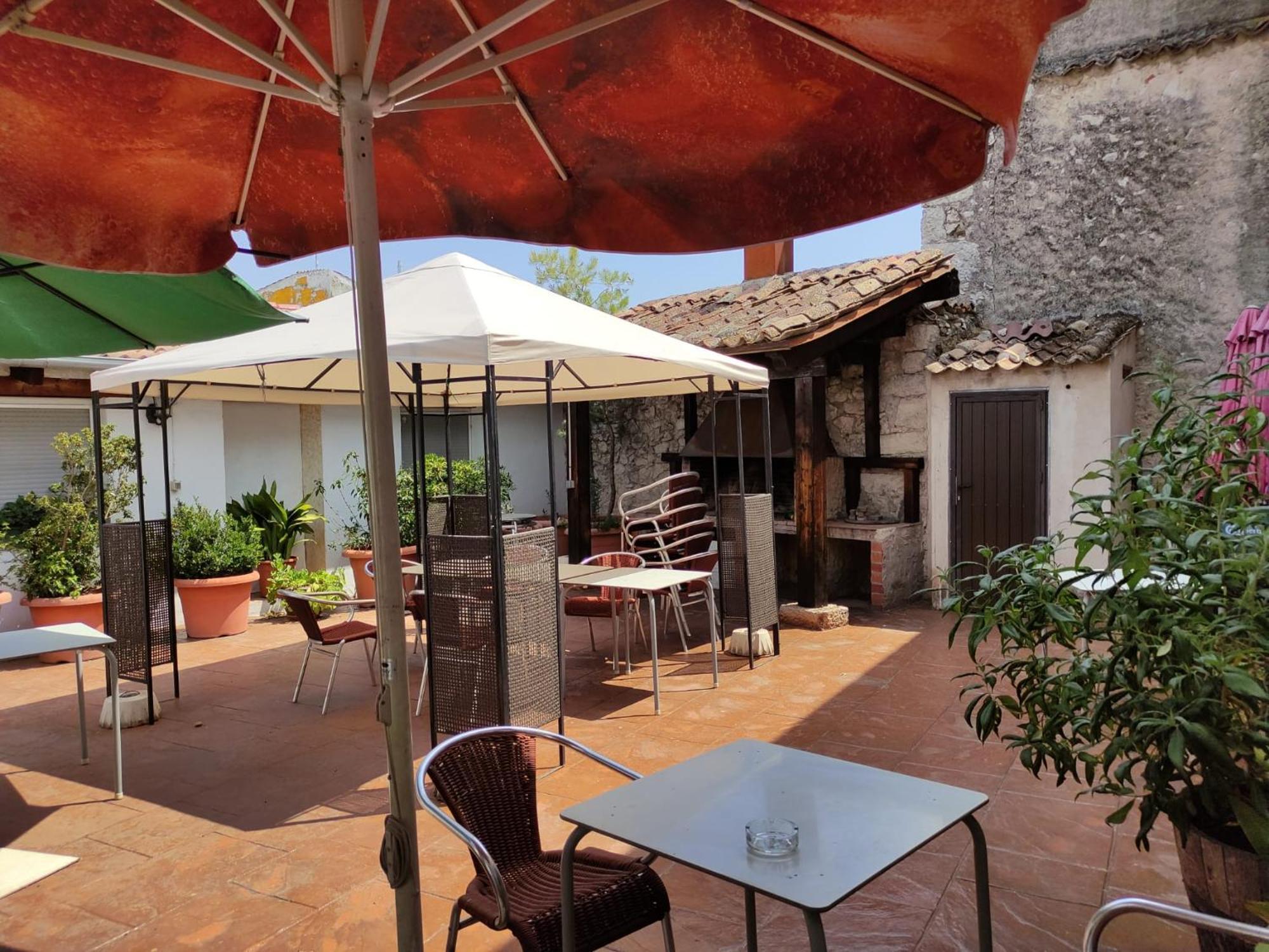 Apartamentos Turisticos Los Abuelos Montemayor de Pililla Exteriör bild