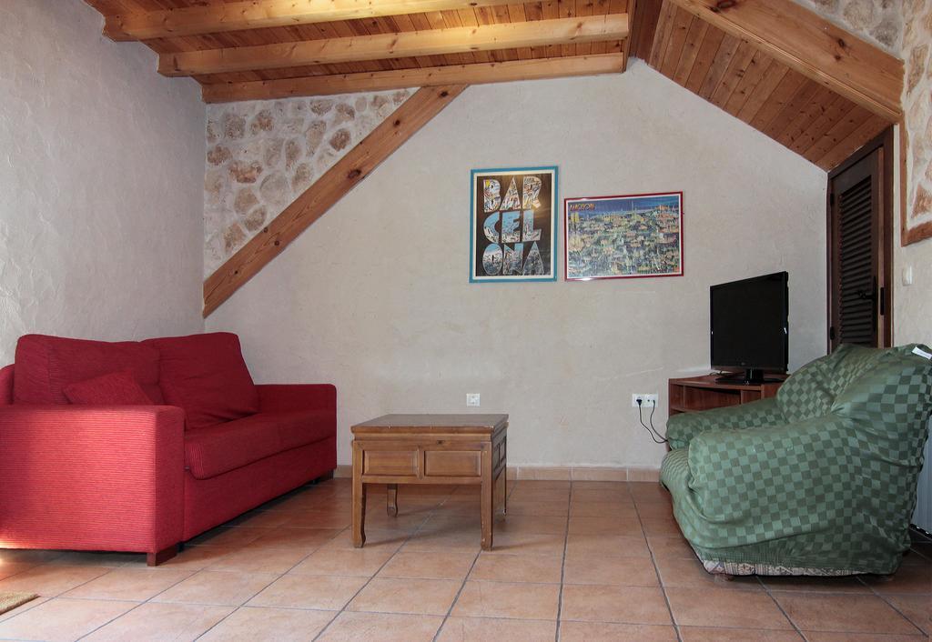 Apartamentos Turisticos Los Abuelos Montemayor de Pililla Exteriör bild