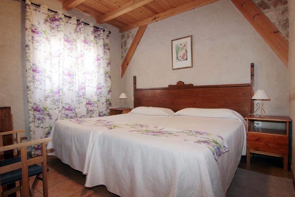Apartamentos Turisticos Los Abuelos Montemayor de Pililla Exteriör bild