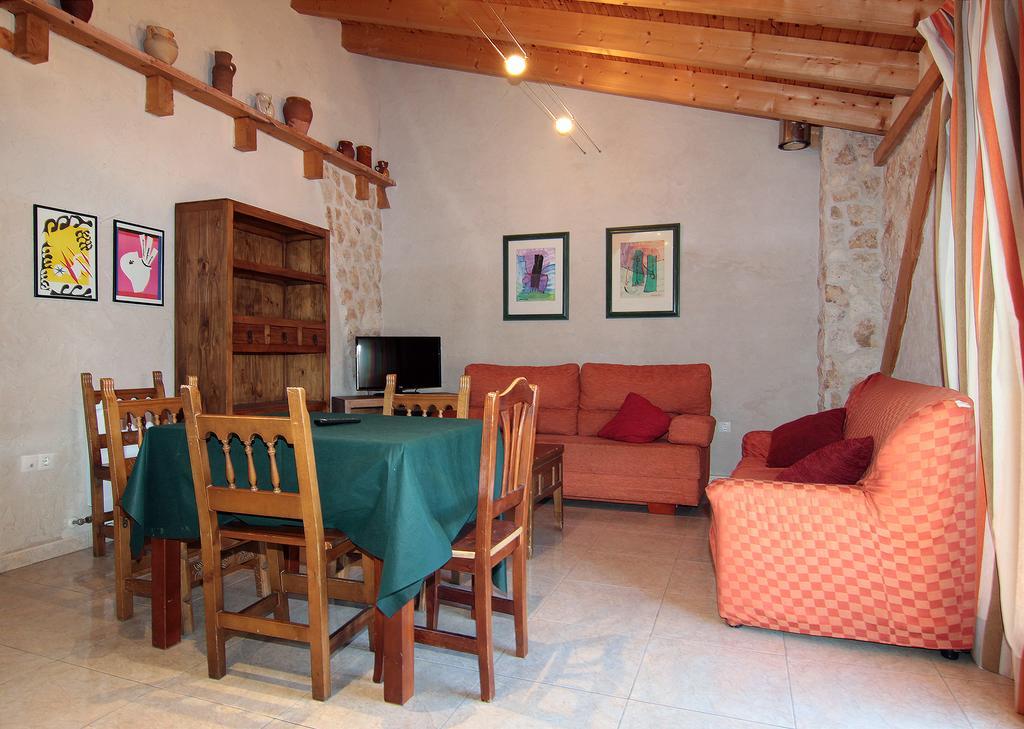 Apartamentos Turisticos Los Abuelos Montemayor de Pililla Exteriör bild