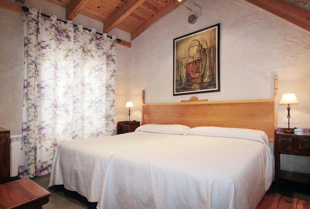Apartamentos Turisticos Los Abuelos Montemayor de Pililla Exteriör bild